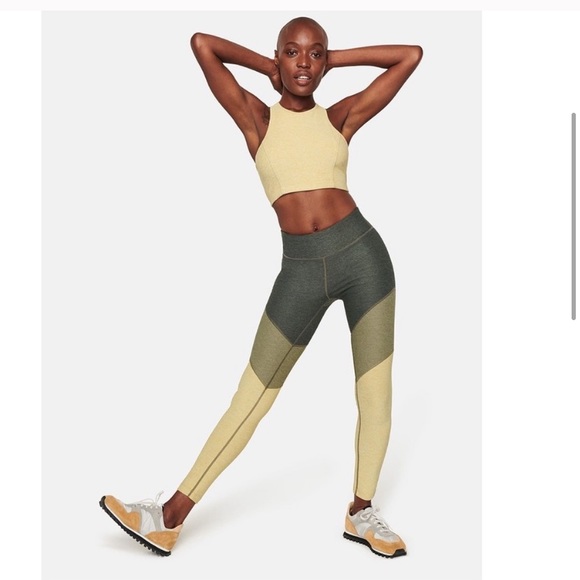 Outdoor Voices Springs Legging Olive/Willow/Hemp. - Picture 2 of 8